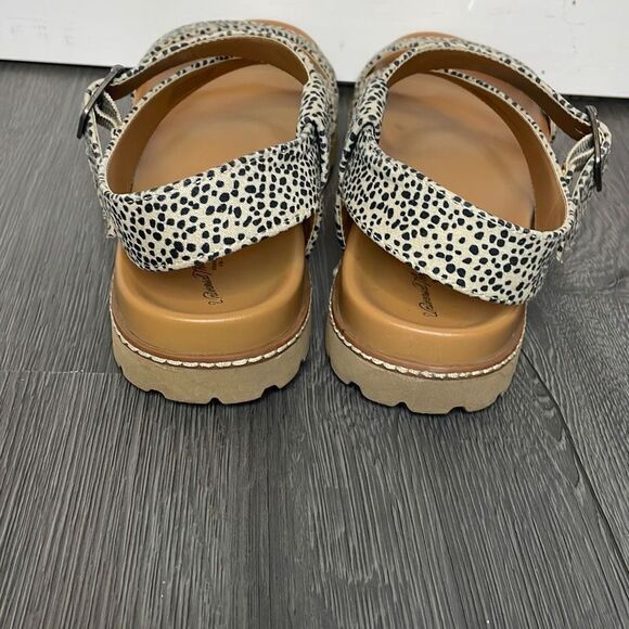 Universal Thread Lug Sole Sandals Leopard Print Animal Print Strap Size 11 - Picture 3 of 8